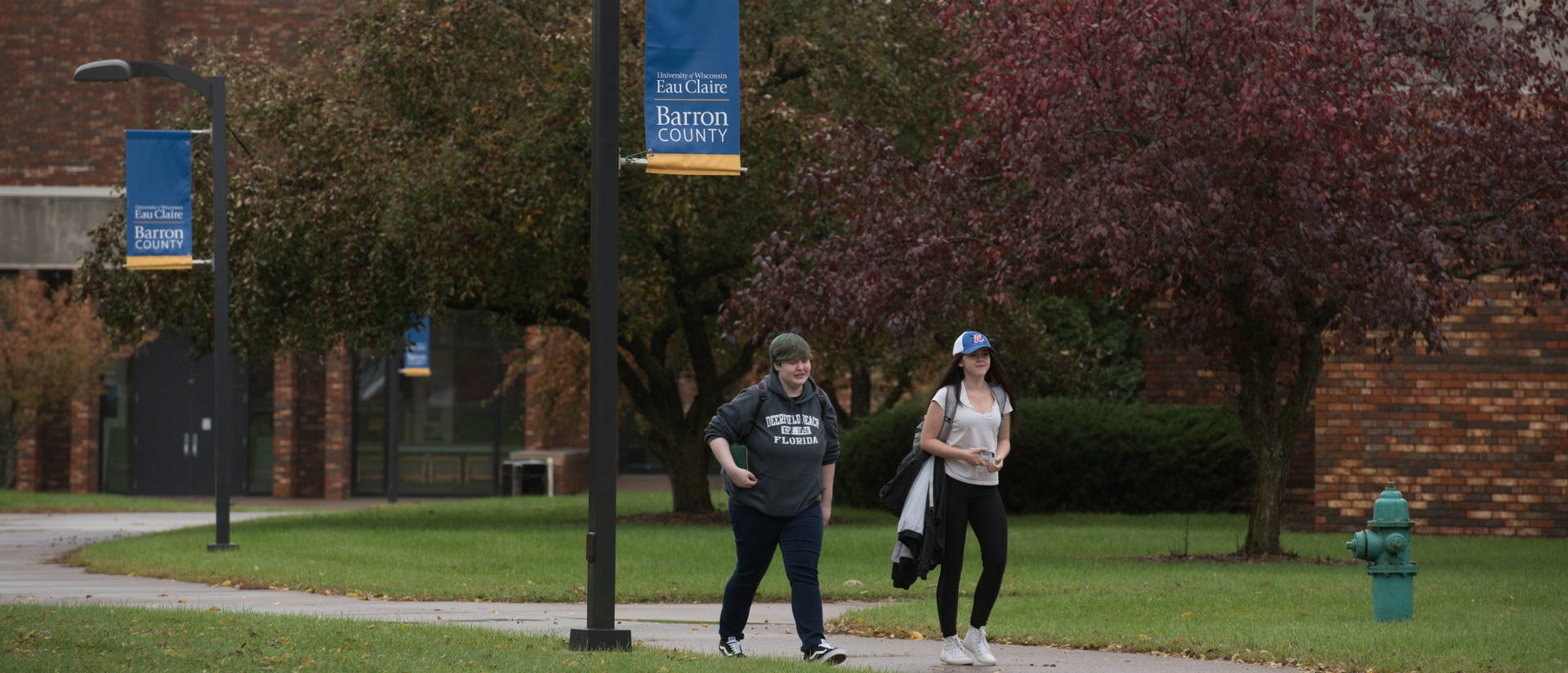 Students walking on UW-Eau Claire Barron County Campus
