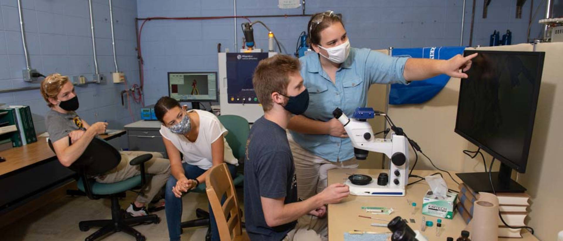 Students in a Chemistry lab