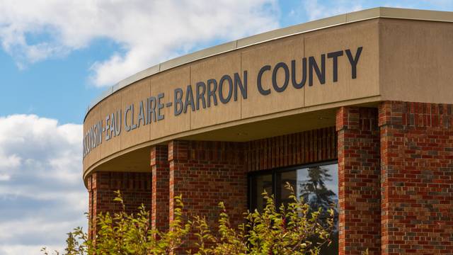 Exterior of UW-Eau Claire Barron County on a sunny day