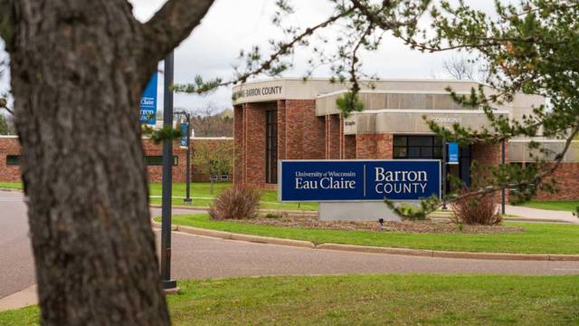 Outdoor photo of UW-Eau Claire – Barron County