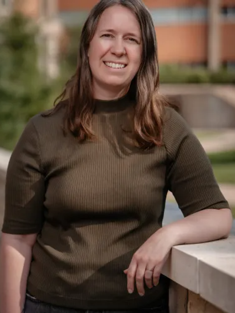 Professional portrait of Stephannie Regenauer