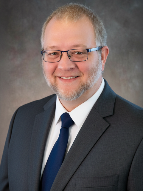 Headshot of instructor Brian Gunderson