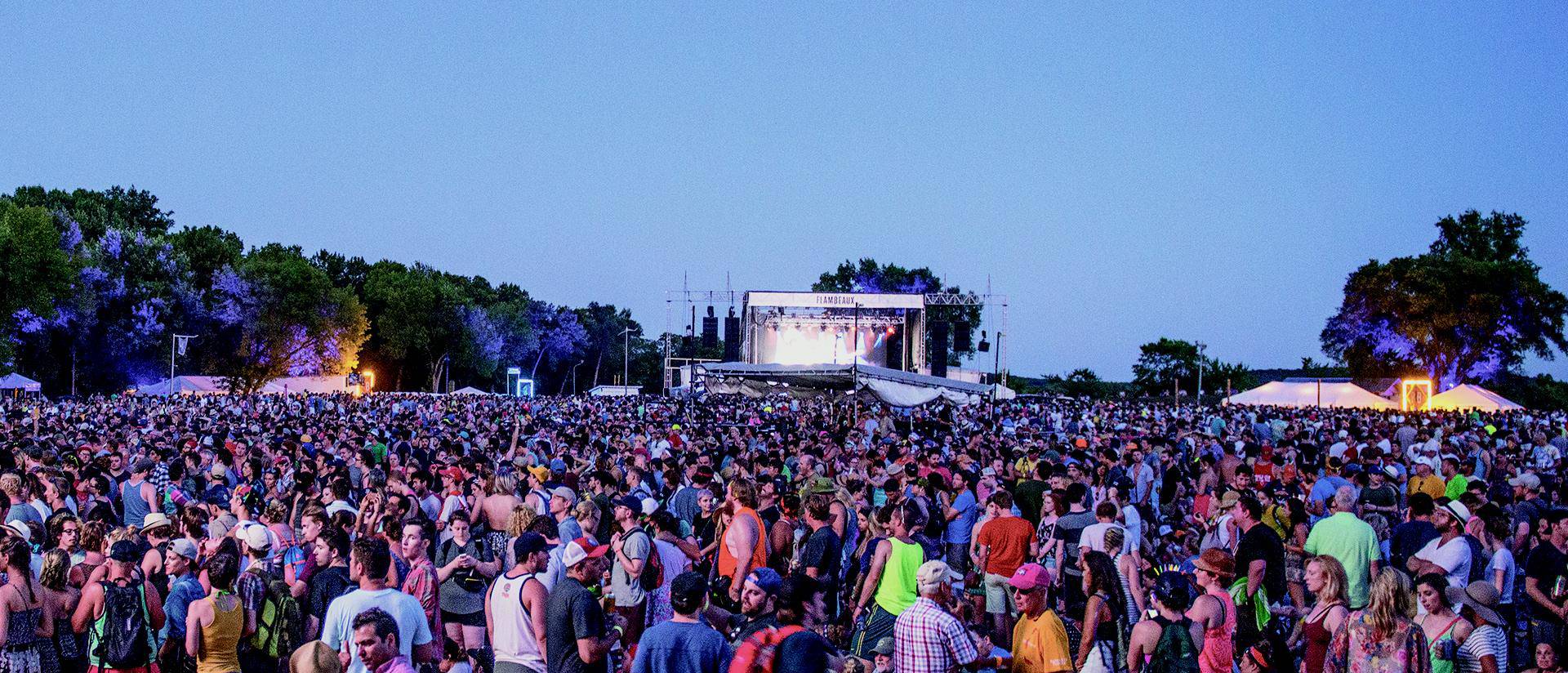 Thousands wend their way to Eaux Claires