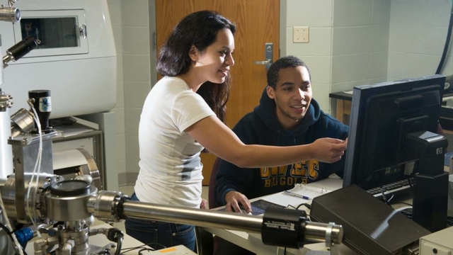 Materials Science students work together