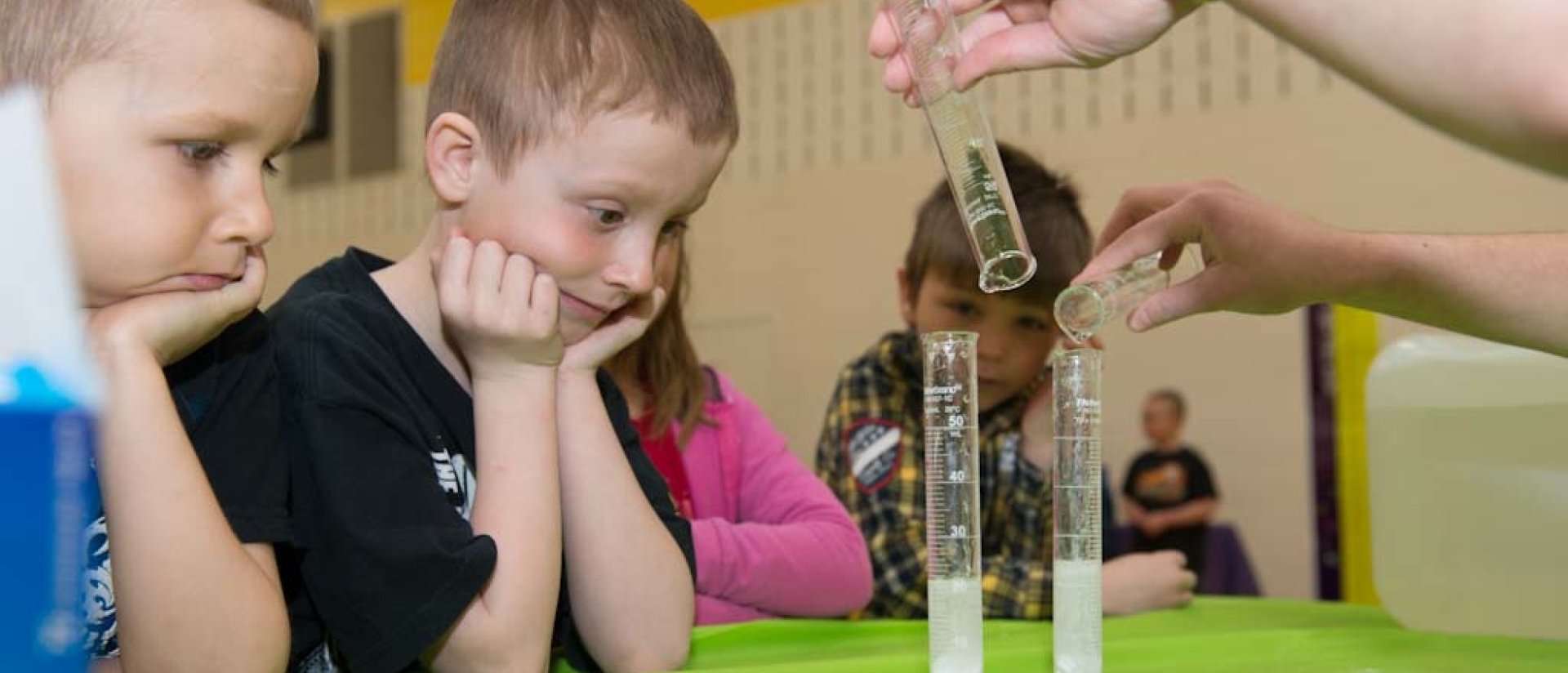 Kids at Nano Science Days