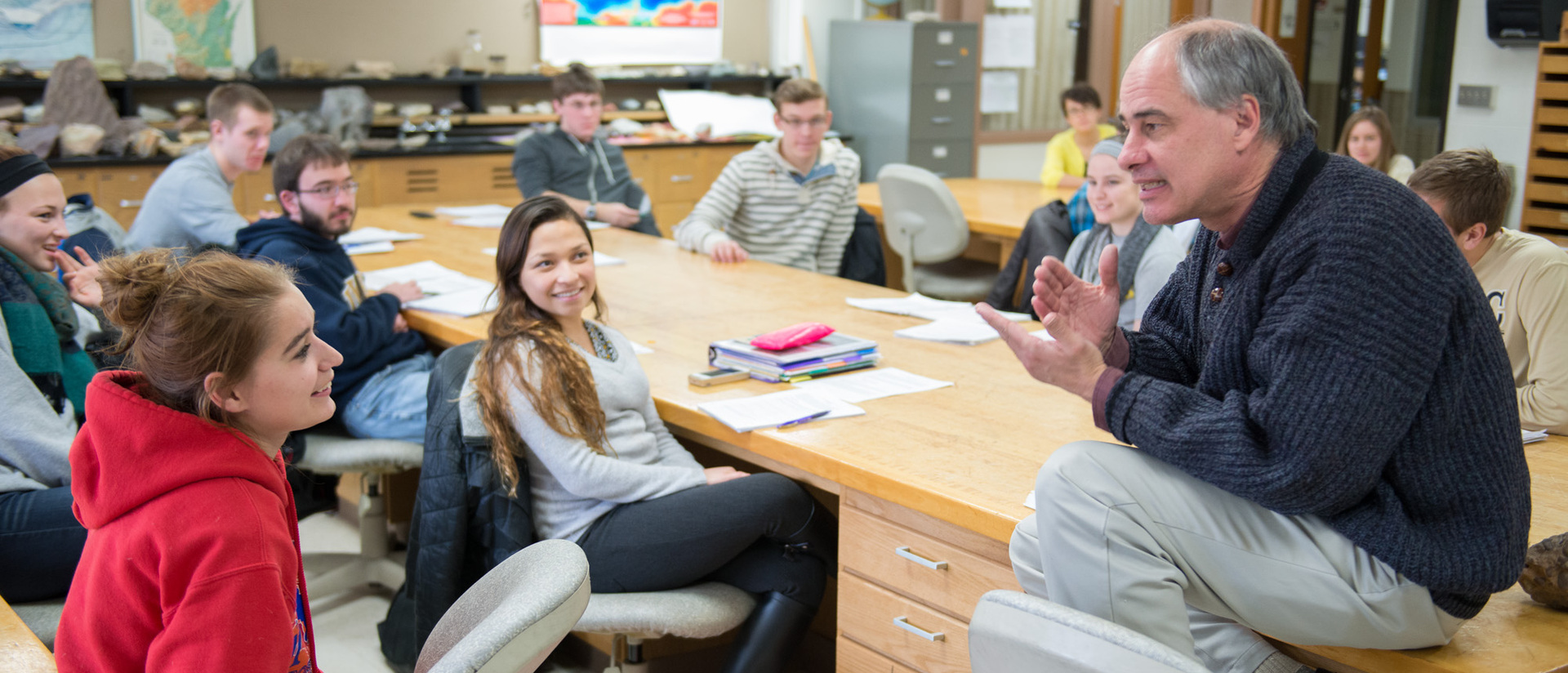 Phil Ihinger teaching geology honors