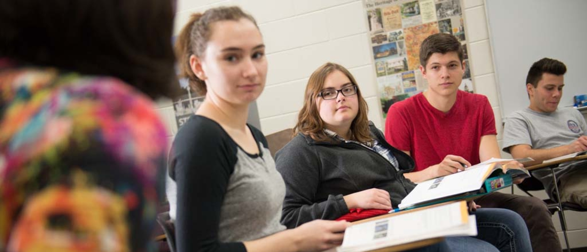 UWEC students in language class