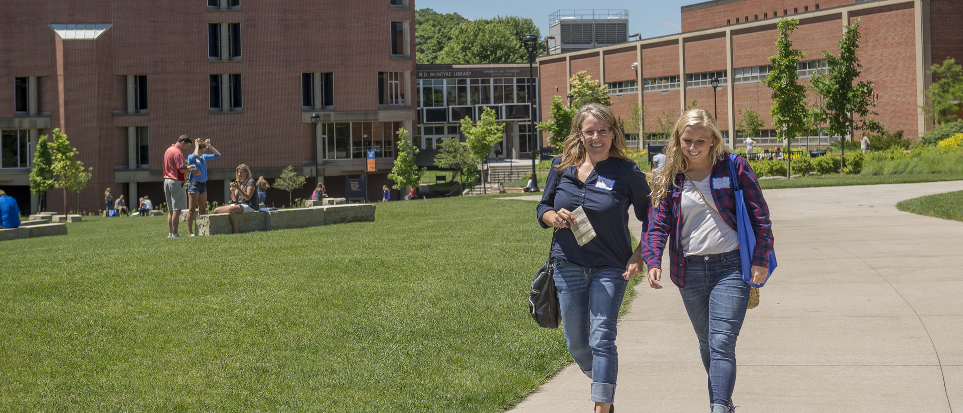 Mom and daughter at orientation